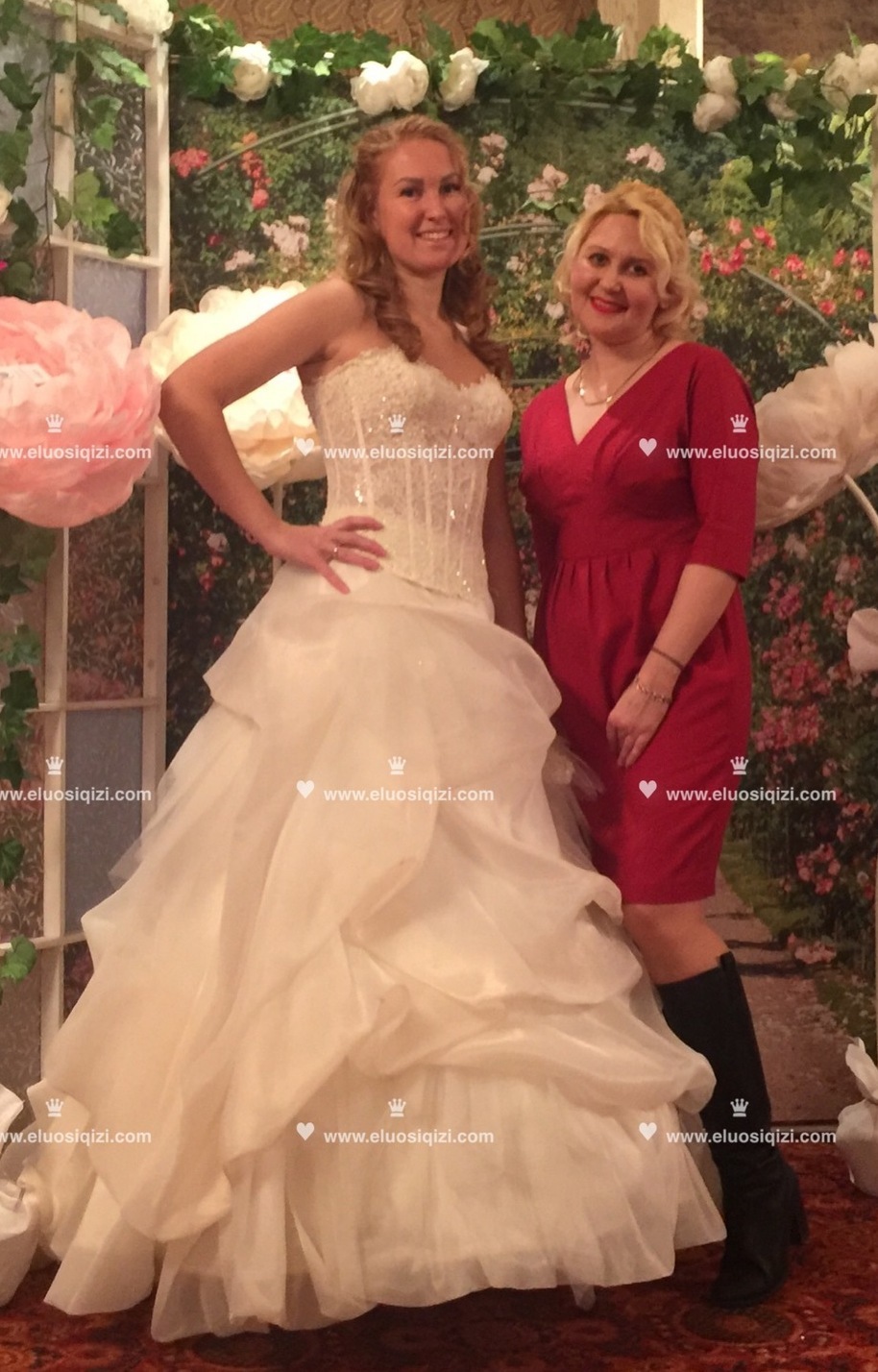 俄罗斯美女结婚 俄罗斯婚姻介绍所